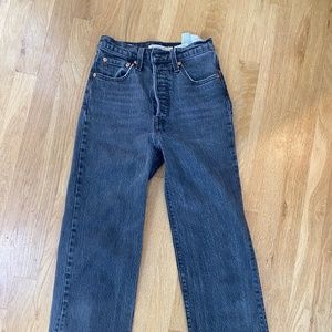 Dark Gray Ribcage Straight Ankle Levis Women’s Jeans Size 24